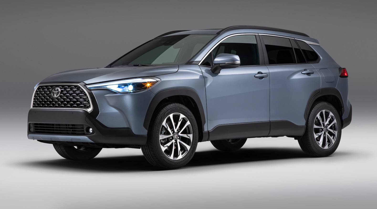 2022_Toyota_Corolla_Cross_Celestite_001