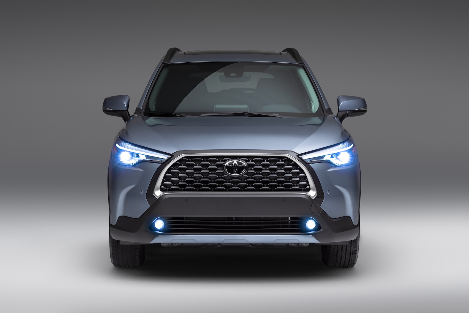2022_Toyota_Corolla_Cross_Celestite_002