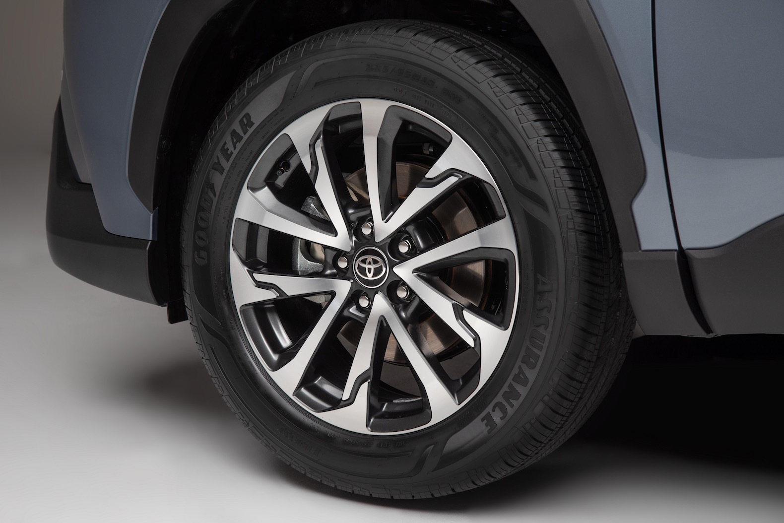 2022_Toyota_Corolla_Cross_Celestite_014