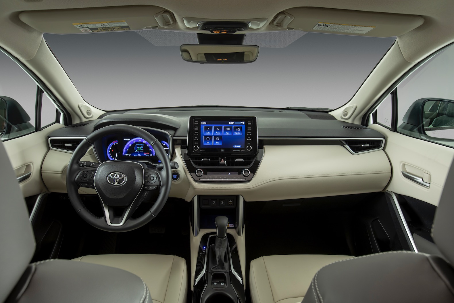 2022_Toyota_Corolla_Cross_WindChillPearl_016