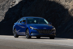 2023-Hyundai-Elantra-Review-003