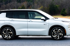 Mitsubishi Outlander PHEV Selects