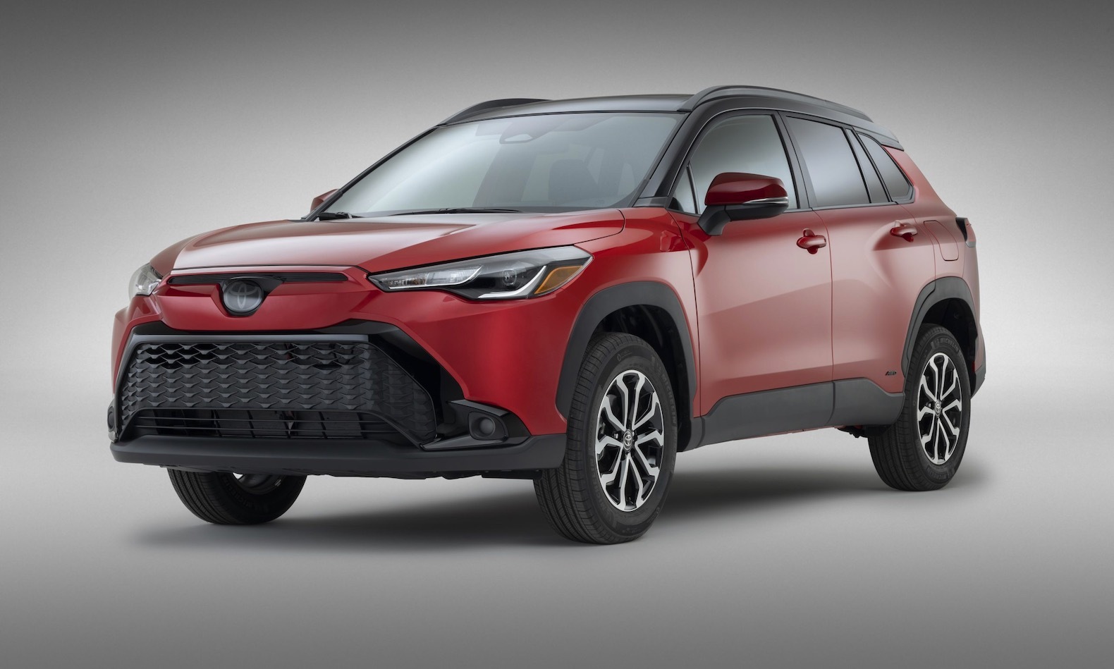2023_Toyota_Corolla_Cross_Hybrid_SE_001-scaled