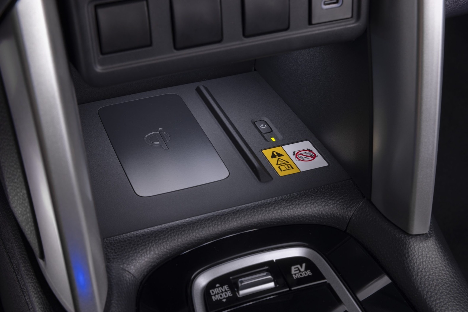 2023_Toyota_Corolla_Cross_Hybrid_SE_017-scaled