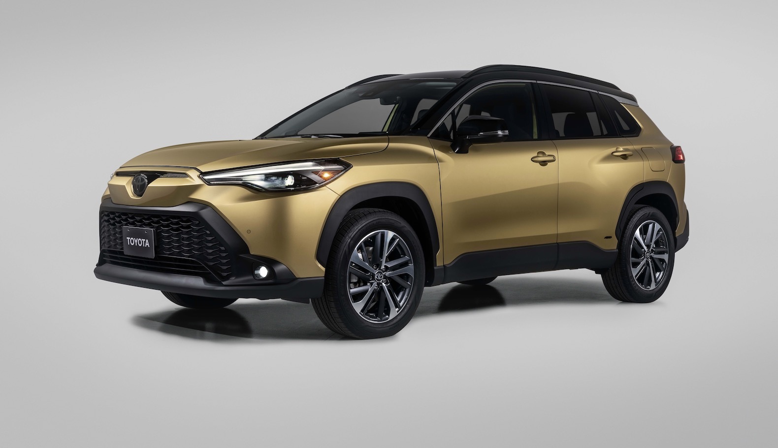 2023_Toyota_Corolla_Cross_Hybrid_XSE_Acidic_Blast_001
