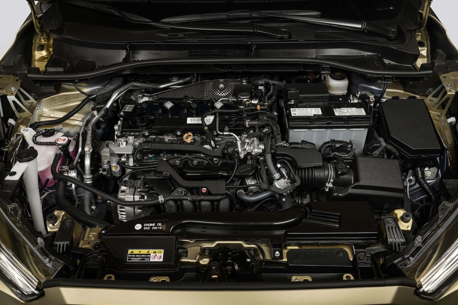 2023_Toyota_Corolla_Cross_Hybrid_XSE_Acidic_Blast_011