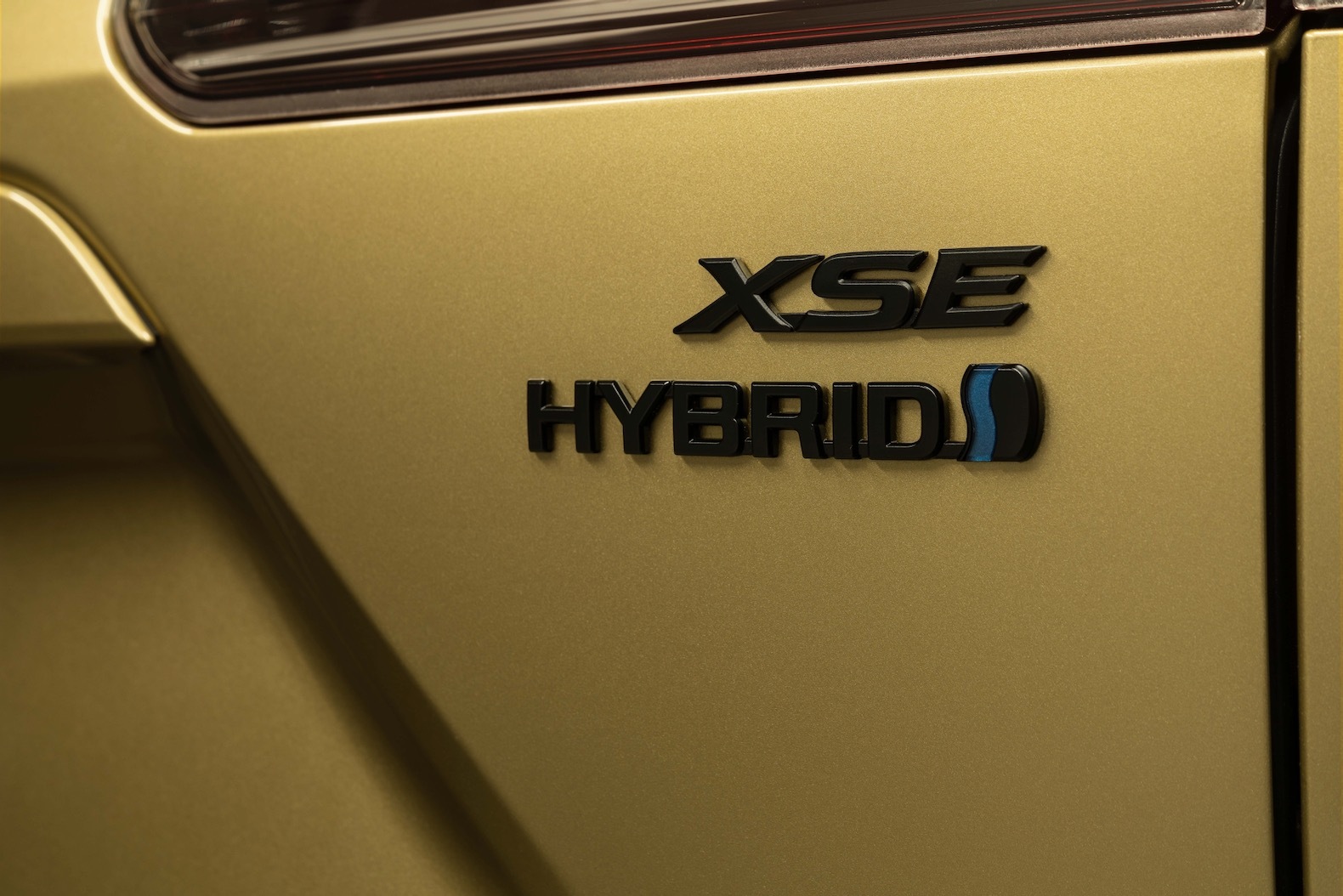 2023_Toyota_Corolla_Cross_Hybrid_XSE_Acidic_Blast_012
