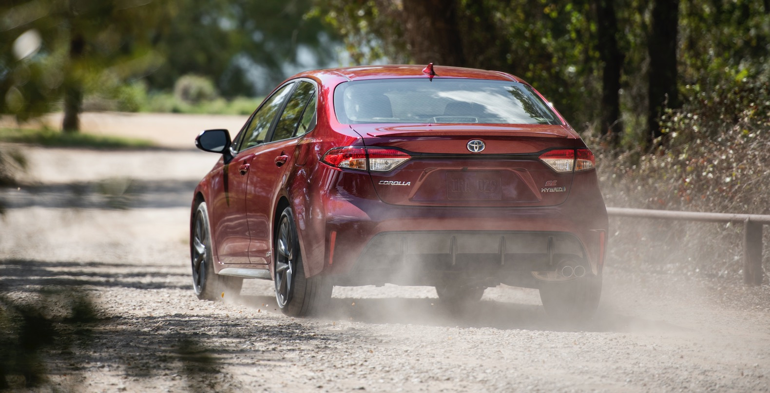 2023_Corolla_Hybrid_SE_RubyFlarePearl_017