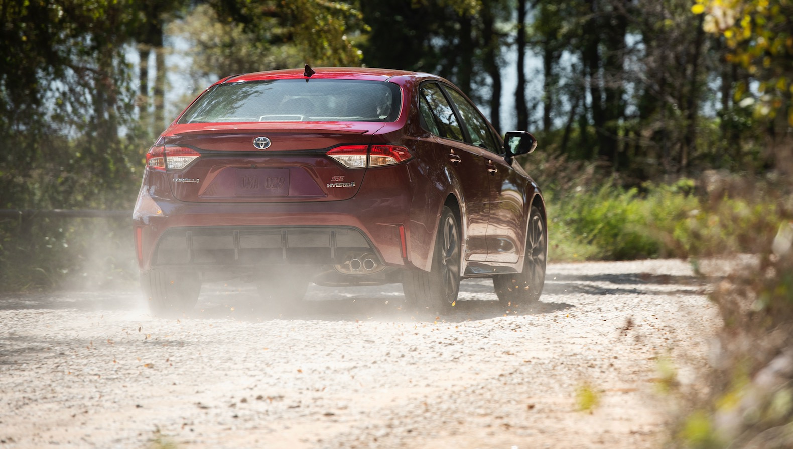 2023_Corolla_Hybrid_SE_RubyFlarePearl_020