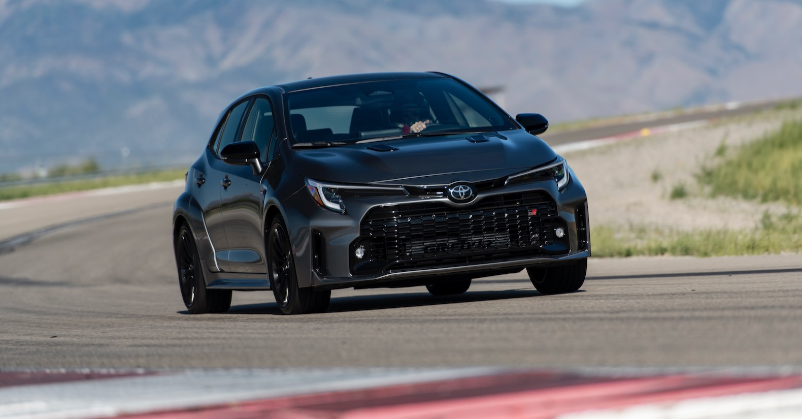 2023_GR_Corolla_Circuit_HeavyMetal_020