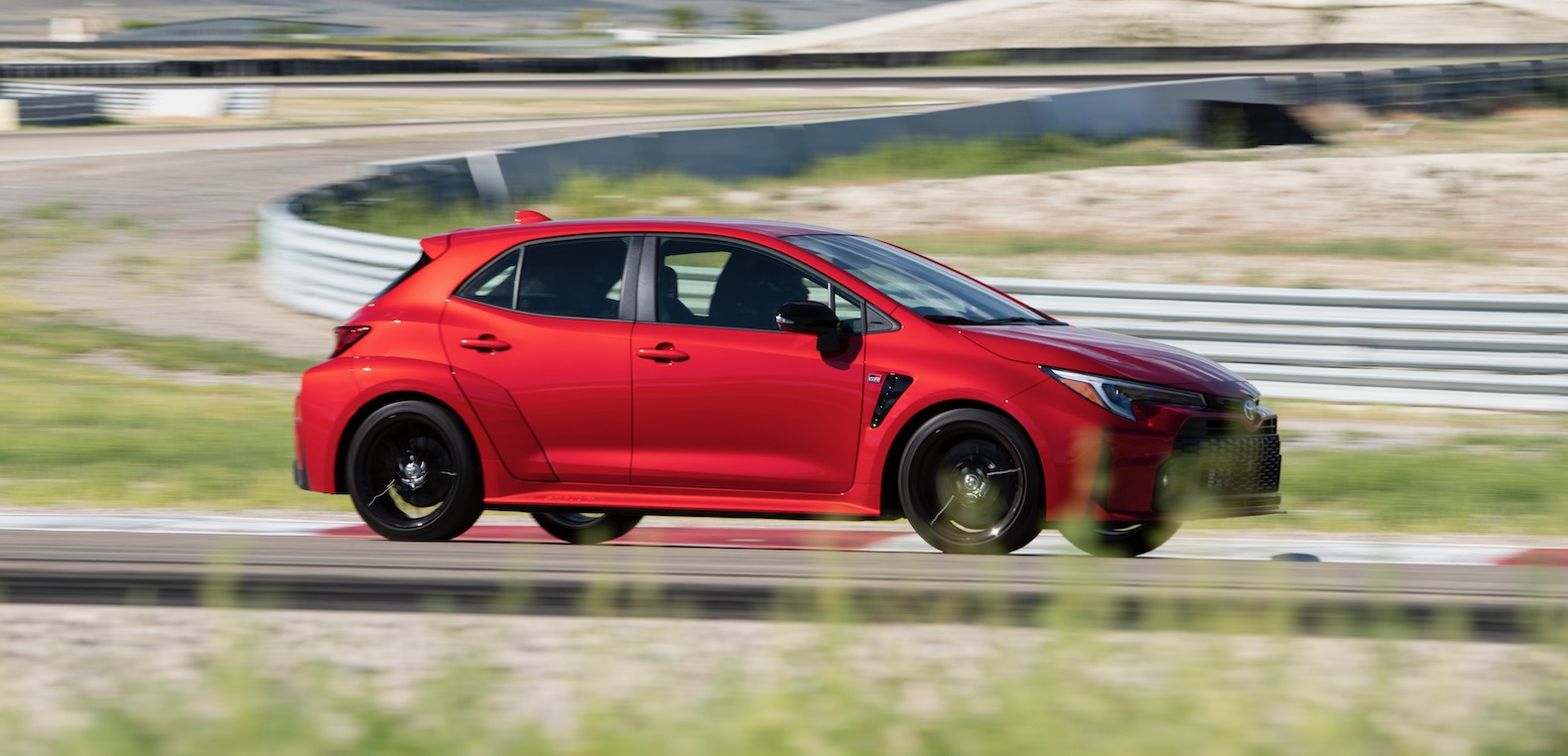 2023_GR_Corolla_Core_SupersonicRed_028