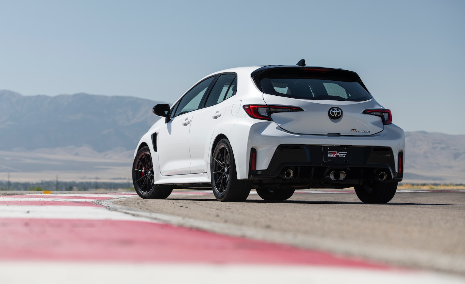 2023_GR_Corolla_Morizo_WindChillPearl_030