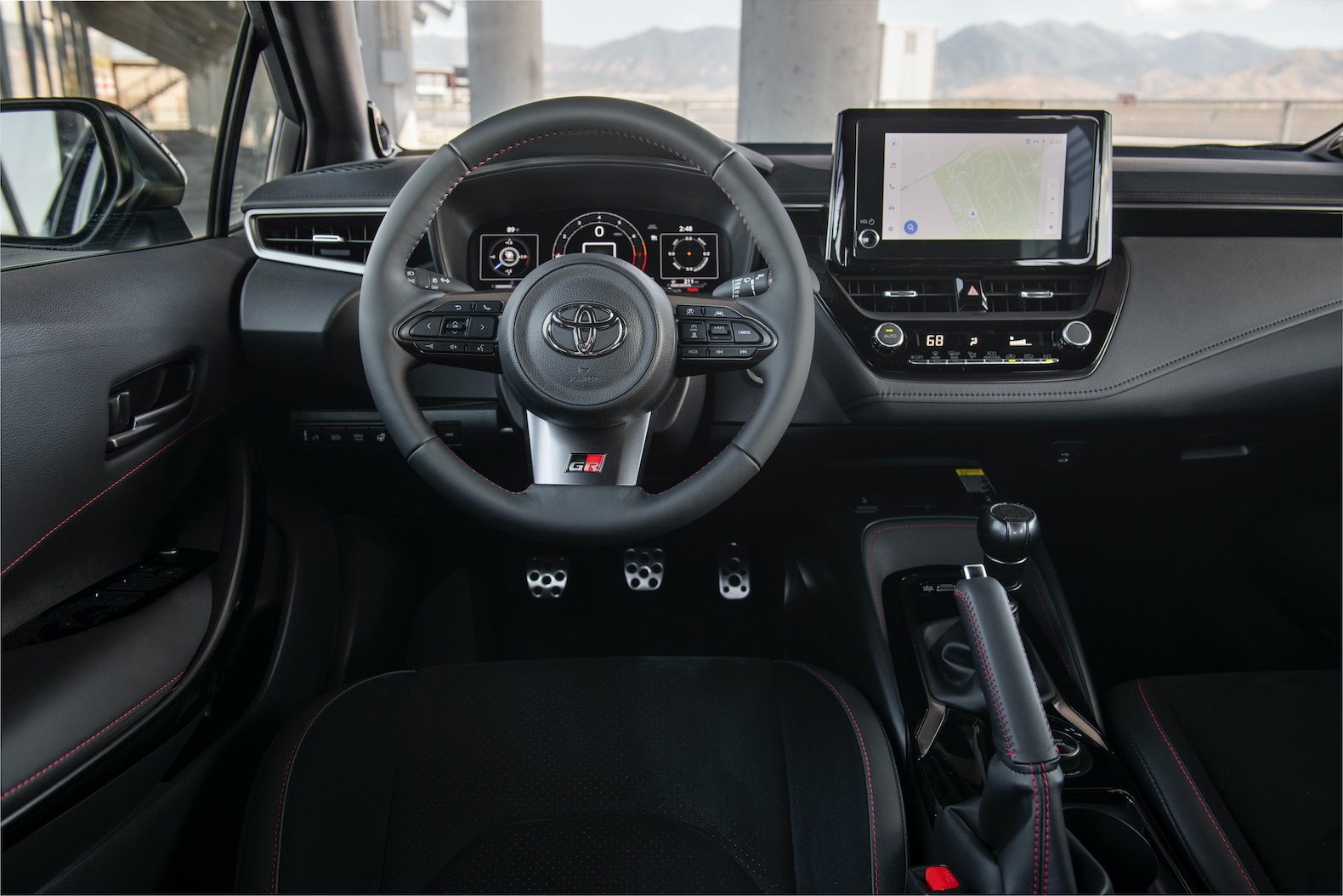 2023_GR_Corolla_Circuit_HeavyMetal_089