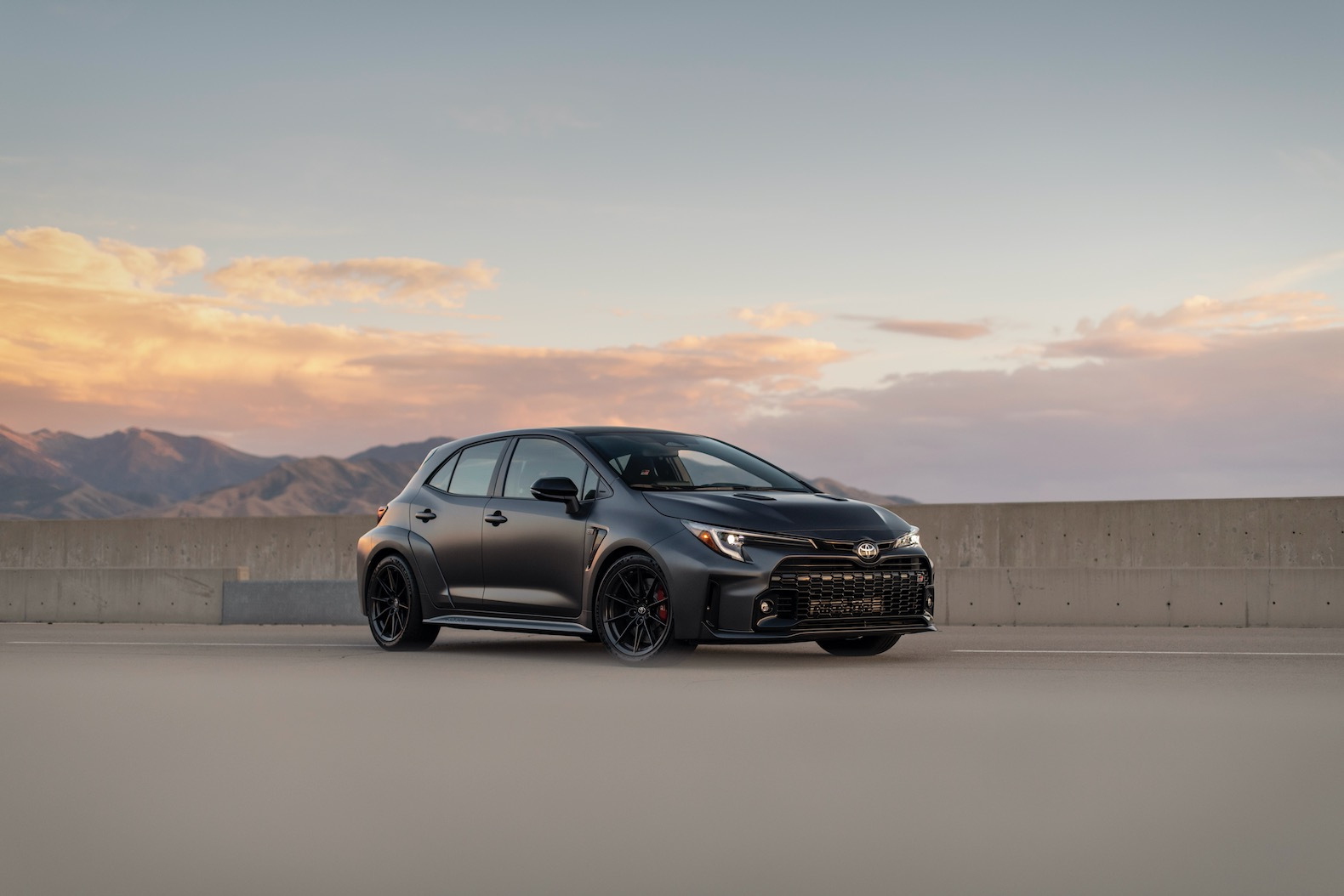 2023_GR_Corolla_Morizo_GreyMetallicMatte_012