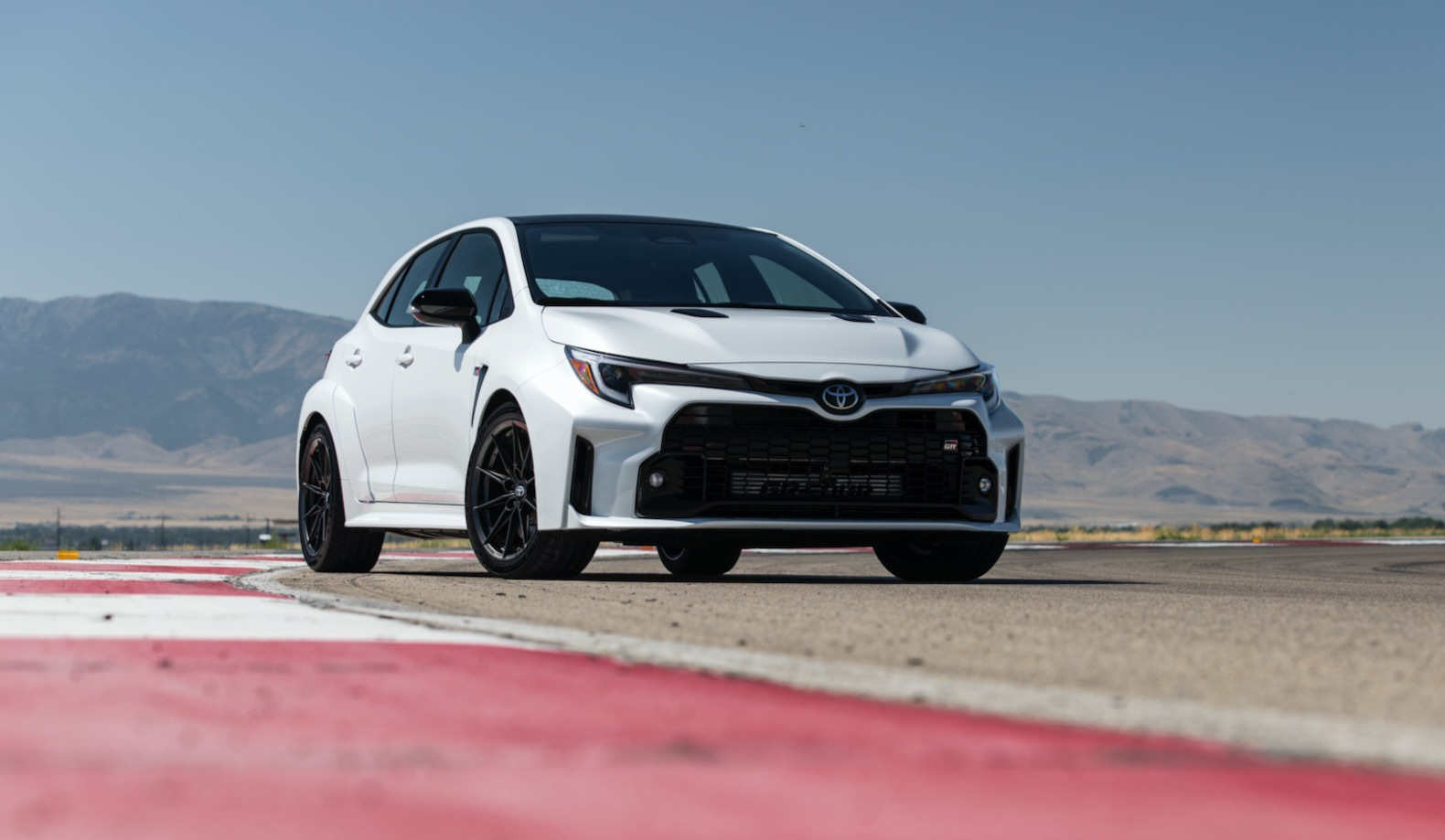 2023_GR_Corolla_Morizo_WindChillPearl_020