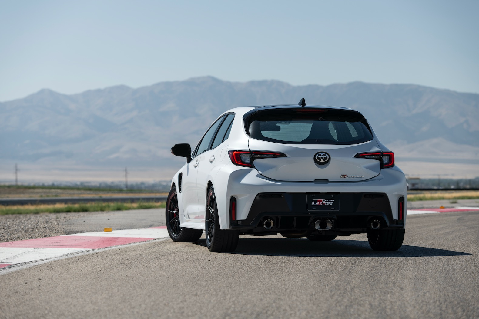 2023_GR_Corolla_Morizo_WindChillPearl_032