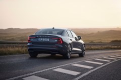 S60 Recharge T8, Thunder Grey