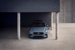 S60 Recharge T8, Thunder Grey