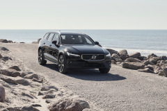 V60 Cross Country B5 AWD, Onyx Black