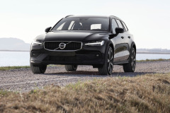 V60 Cross Country B5 AWD, Onyx Black