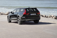 V60 Cross Country B5 AWD, Onyx Black