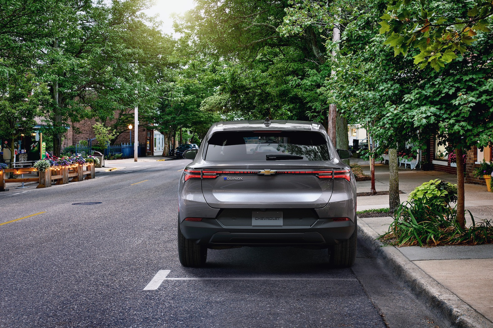 2024 Chevy Equinox EV debuts with up to 300 mile range and starts