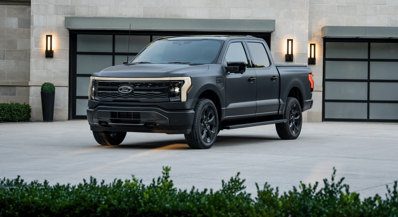 2024 Ford F-150 Lightning Platinum Black revealed - The Torque Report