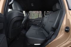 2025_Lexus_GX_Overtrail_Earth_09