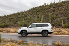 2024_Lexus_GX_Luxury_EminentWhitePearl_25