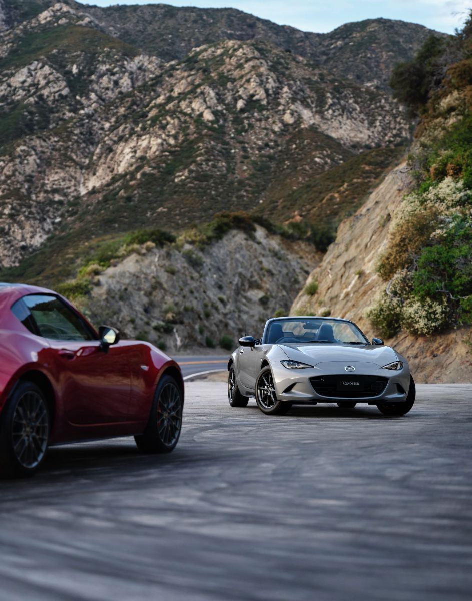 01_2023_roadster_st_s_special_pkg_ext_fq_l
