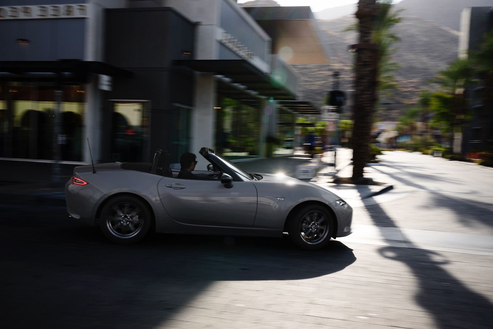 02_2023_roadster_st_s_special_pkg_ext_side_l