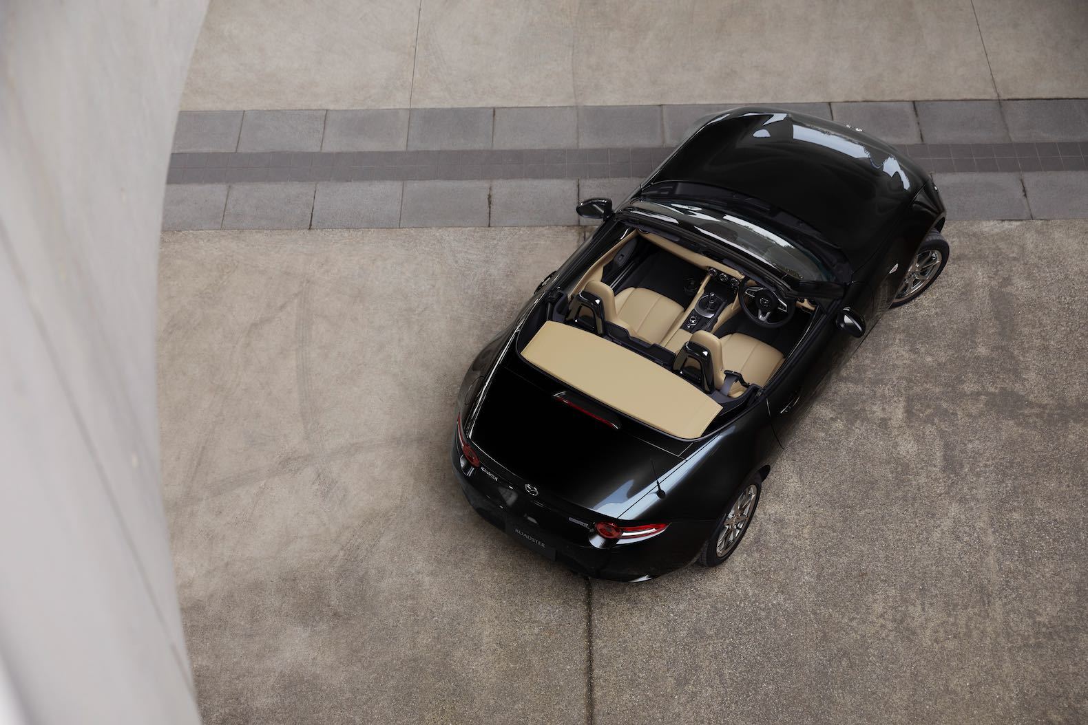 16_2023_roadster_st_s_leather_pkg_v_selection_ext_rq_l