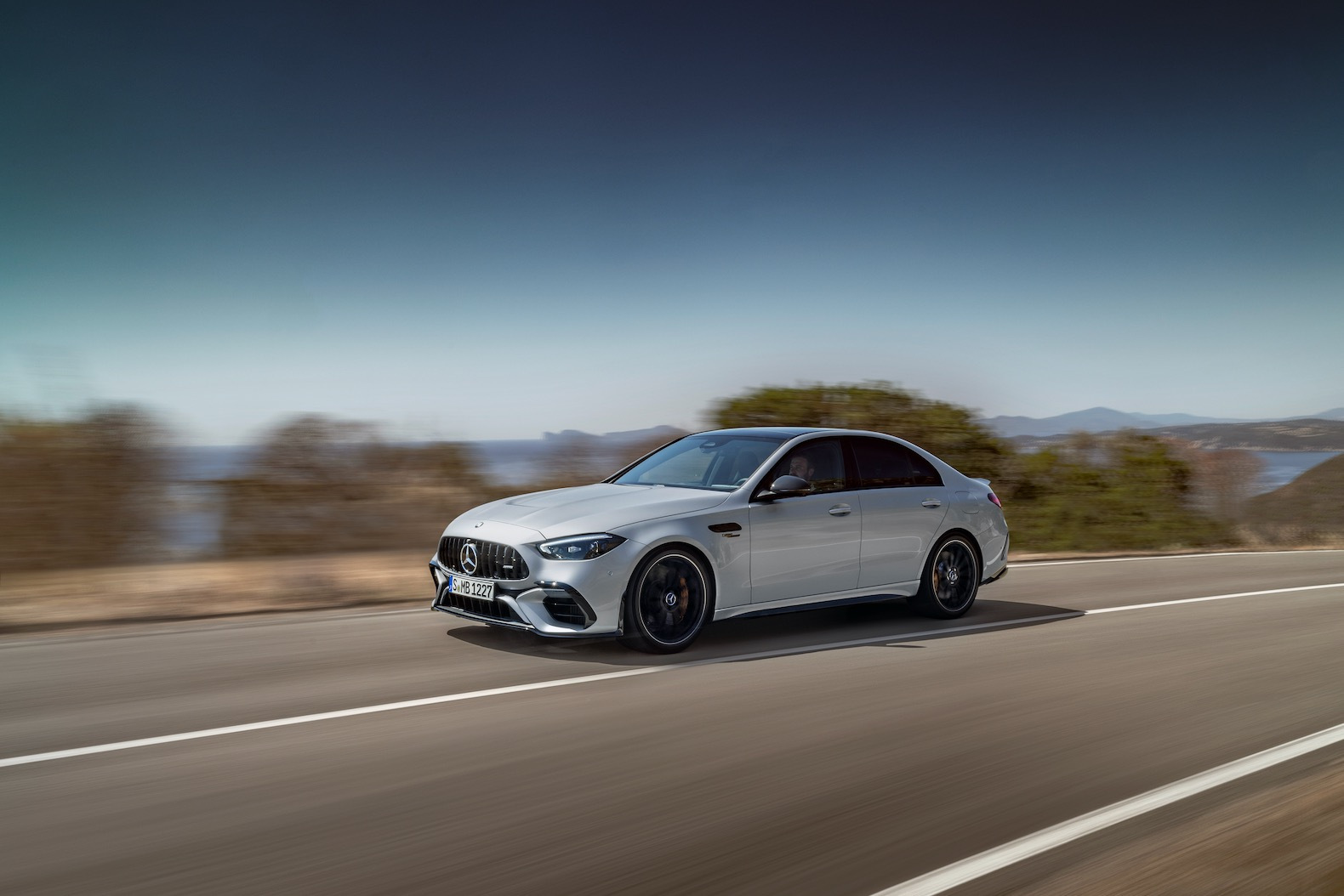 Mercedes AMG C 63 РЎ РґРµРІРѕС‡РєРѕР№