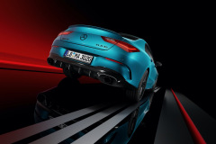 Zahlreiche Updates machen CLA und CLA Shooting Brake von Mercedes-AMG noch begehrenswerter: CLA 35 4MATIC Coupé (vorläufige Werte WLTP: Kraftstoffverbrauch kombiniert 8,5-8,1 l/100 km, CO2-Emissionen kombiniert 193-185 g/km) und CLA 35 4MATIC Shooting Brake (vorläufige Werte WLTP: Kraftstoffverbrauch kombiniert 8,7-8,3 l/100 km, CO2-Emissionen kombiniert 197-189 g/km) sowie die Topmodelle CLA 45 S 4MATIC+ Coupé (vorläufige Werte WLTP: Kraftstoffverbrauch kombiniert 9,0-8,7 l/100 km, CO2-Emissionen kombiniert 205-196 g/km) und CLA 45 S 4MATIC+ Shooting Brake (Kraftstoffverbrauch kombiniert 9,2-8,8 l/100 km, CO2-Emissionen kombiniert 209-201 g/km) // Numerous updates make the CLA and CLA Shooting Brake from Mercedes-AMG even more desirable: CLA 35 4MATIC Coupé (WLTP preliminary values: fuel consumption combined 8.5-8.1 l/100 km; CO2 emissions combined 193-185 g/km)[1] and CLA 35 4MATIC Shooting Brake (WLTP preliminary values: fuel consumption combined 8.7-8.3 l/100 km; CO2 emissions combined 197-189 g/km) and the two top models CLA 45 S 4MATIC+ Coupé (WLTP preliminary values: fuel consumption combined 9.0-8.7 l/100 km; CO2 emissions combined 205-196 g/km) and CLA 45 S 4MATIC+ Shooting Brake (fuel consumption combined 9.2-8.8 l/100 km; CO2 emissions combined 209-201 g/km)*
 
*Angaben zu Kraftstoffverbrauch und CO2-Emissionen sind vorläufig und wurden intern nach Maßgabe der Zertifizierungsmethode „WLTP-Prüfverfahren“ ermittelt. Es liegen bislang weder bestätigte Werte von einer amtlich anerkannten Prüforganisation noch eine EG-Typgenehmigung noch eine Konformitätsbescheinigung mit amtlichen Werten vor. Abweichungen zwischen den Angaben und den amtlichen Werten sind möglich.// Data on fuel consumption and CO2 emissions are provisional and have been determined internally in accordance with the ”WLTP test procedure” certification method. To date, there are neither confirmed values from an officially recognised testing organisation nor an EC type approval nor a certificate of conformity with official values. Differences between the stated figures and the official figures are possible.