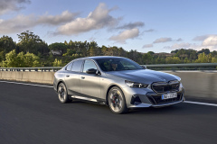 BMW_i5_M60xDrive_Frozen-Pure-Grey-metallic_005