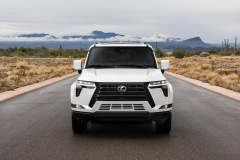 2025_Lexus_GX_Luxury_EminentWhitePearl_28