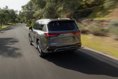 2025_Lexus_LX_700h_FSPORT_Handling_ManganeseLuster_026