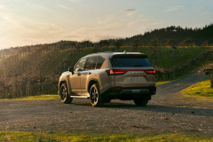 2025_Lexus_LX_700h_Overtrail_Earth_003