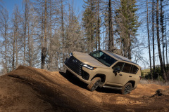 2025_Lexus_LX_700h_Overtrail_Earth_024