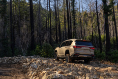 2025_Lexus_LX_700h_Overtrail_Earth_030