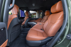 2025_Lexus_LX_700h_UltraLuxury_Sunflare_003