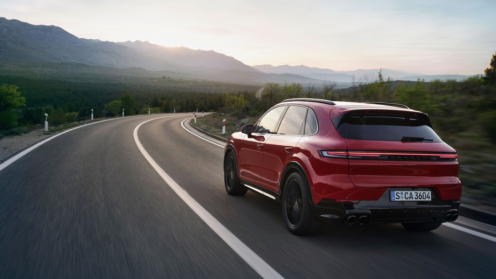 Porsche_Kroatien_GTS_DSF5582_Fahraufnahme_Heck_V02_1