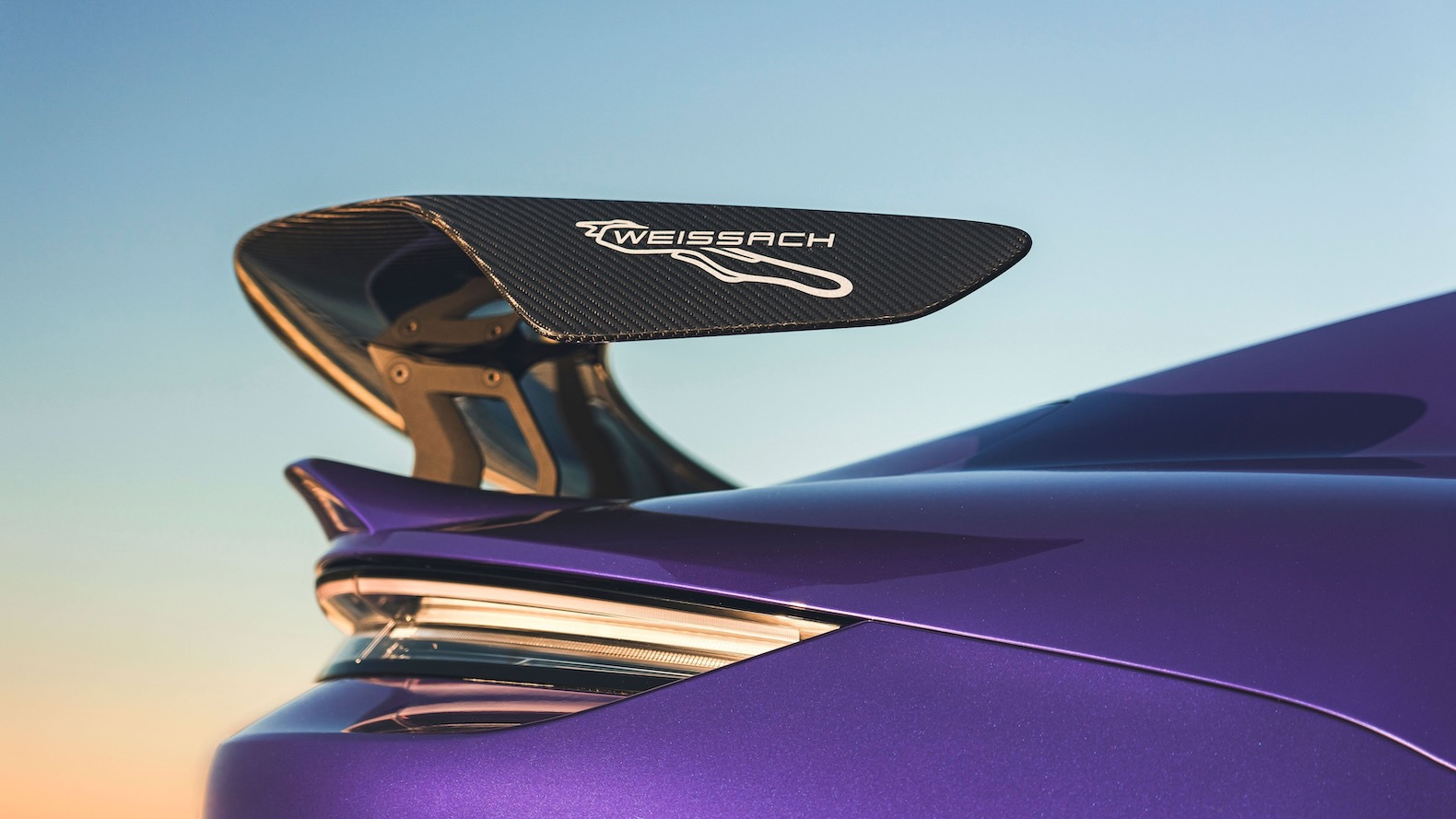 Sky_Purple_Metallic_Taycan_Turbo_GT_A1_03816_056
