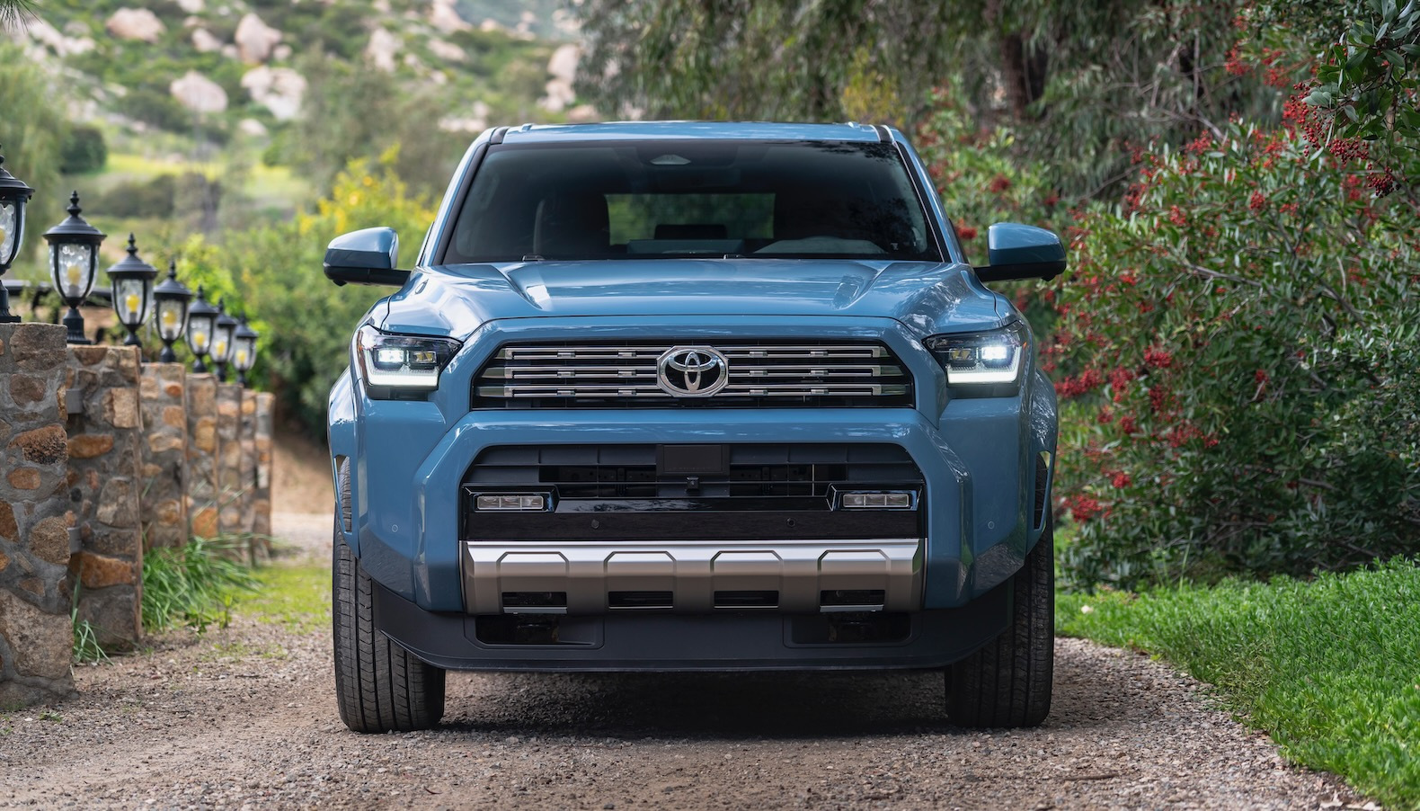2025_Toyota_4Runner_Limited_HeritageBlue_003