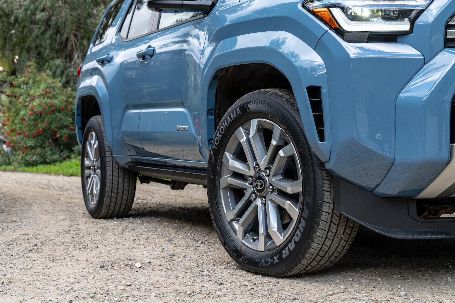 2025_Toyota_4Runner_Limited_HeritageBlue_030