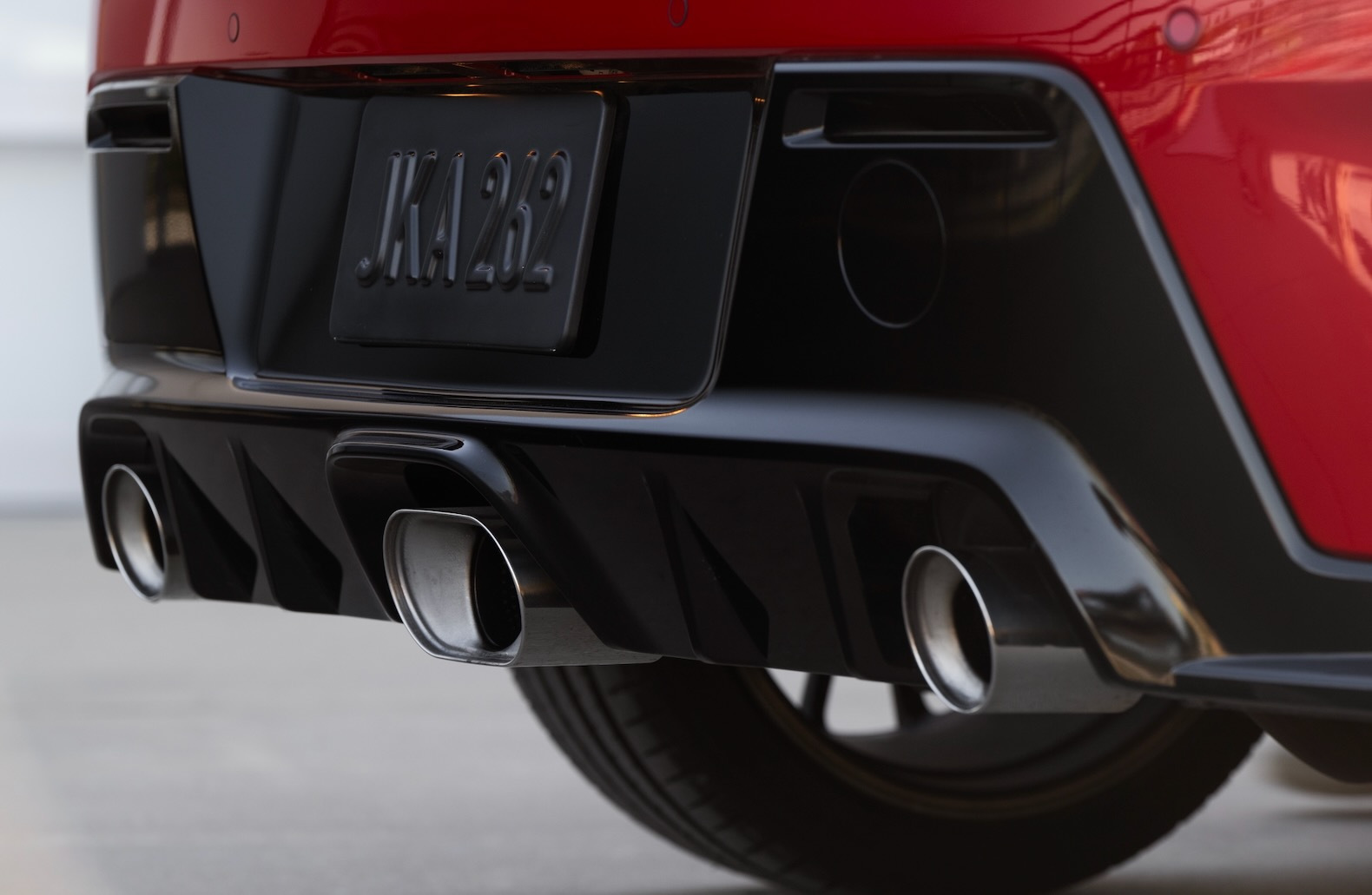 2025_Toyota_GR-Corolla_Premium-Plus_AT_SupersonicRed_029