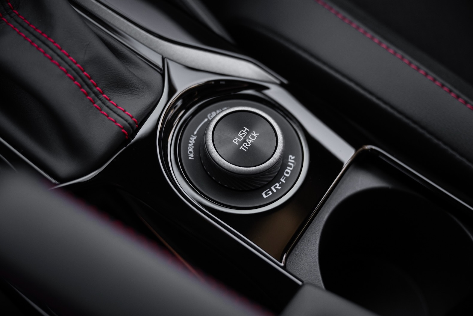 2025_Toyota_GR-Corolla_Premium-Plus_AT_SupersonicRed_209