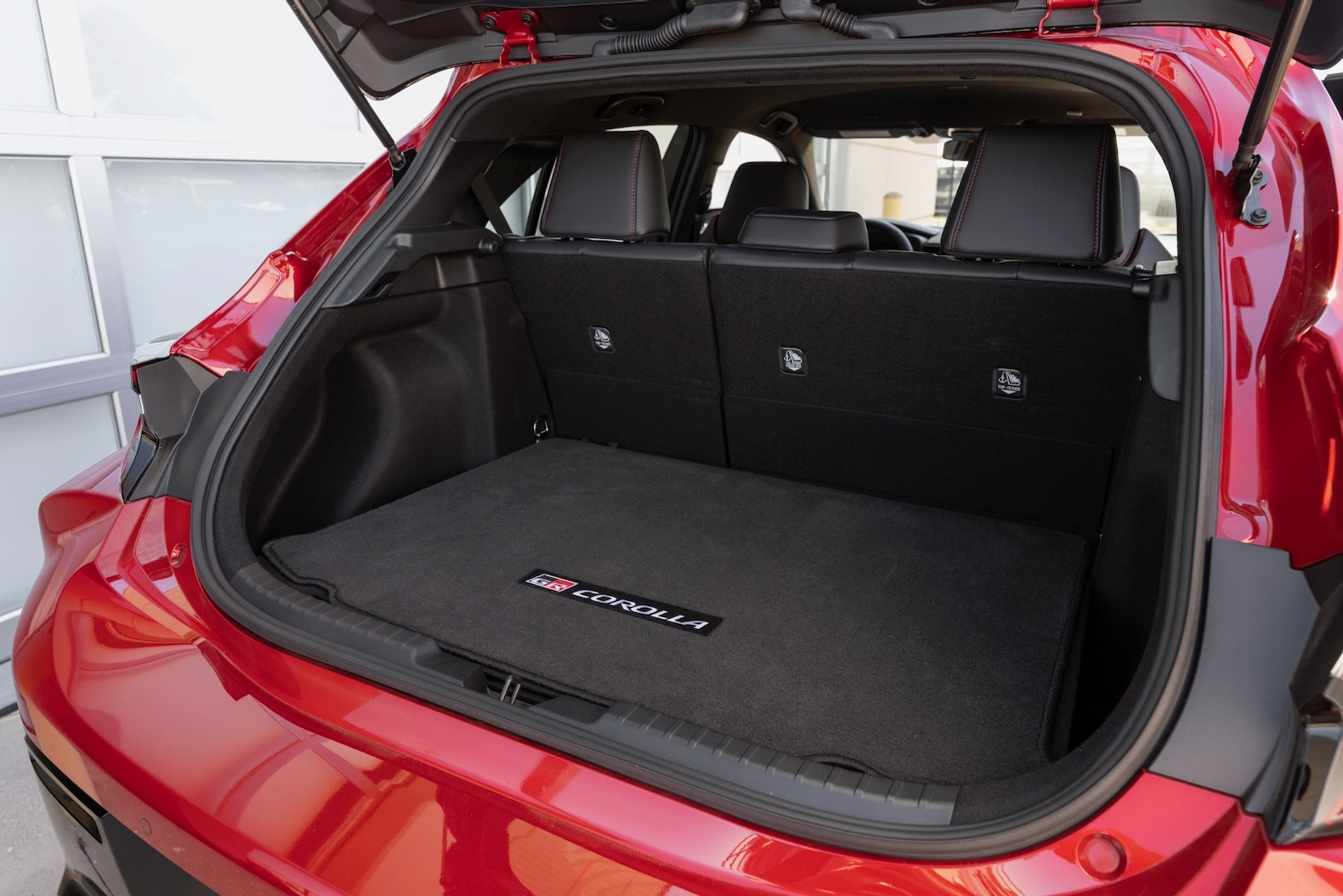 2025_Toyota_GR-Corolla_Premium-Plus_AT_SupersonicRed_224