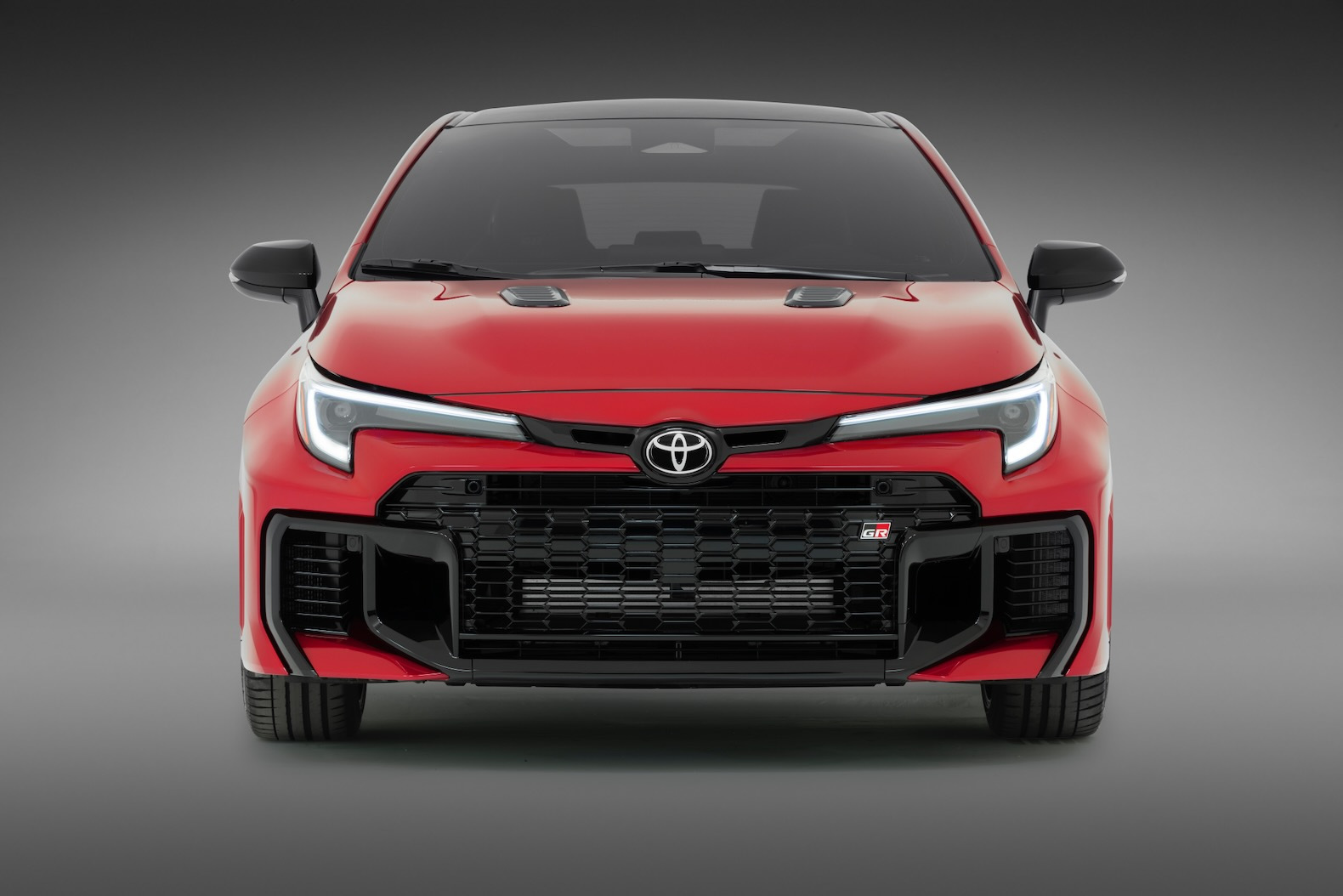 2025_Toyota_GR_Corolla_SurpersonicRed_002