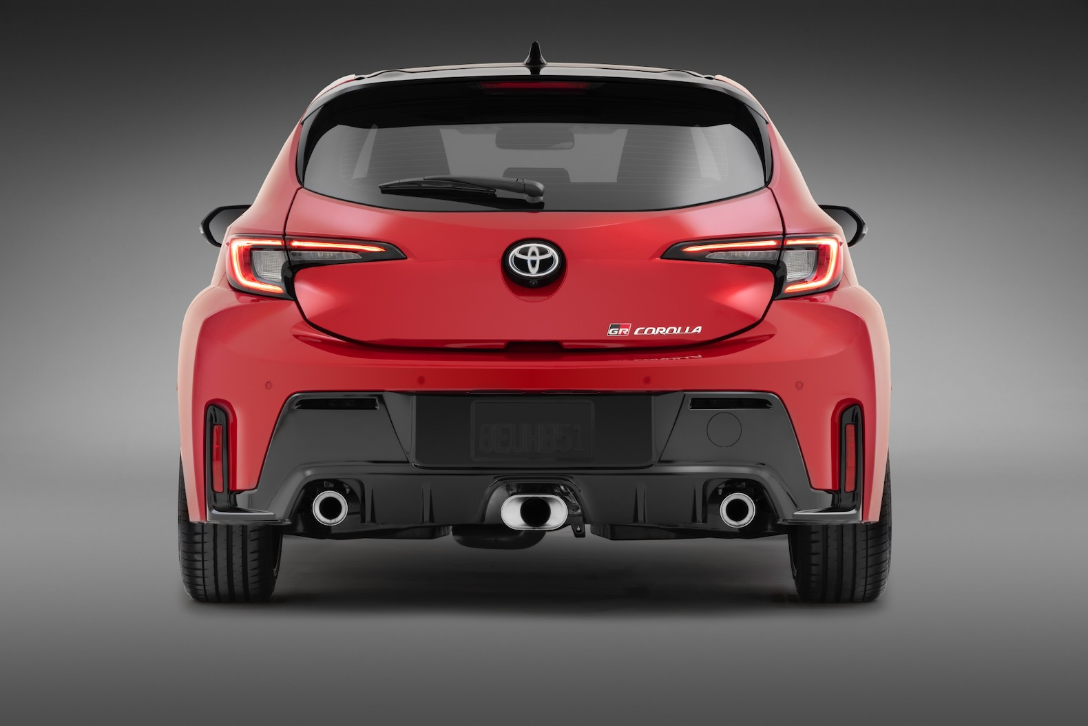 2025_Toyota_GR_Corolla_SurpersonicRed_003